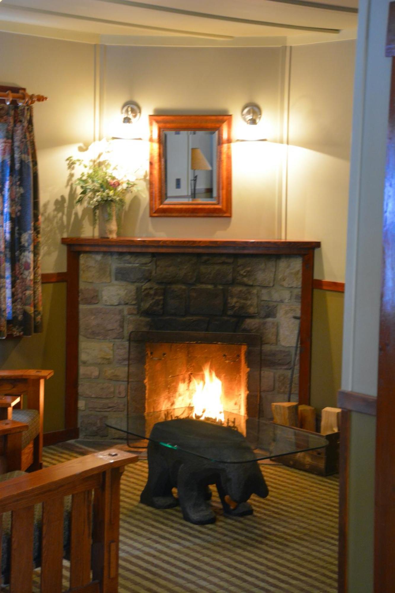 Johnston Canyon Lodge & Bungalows Castle Junction Esterno foto
